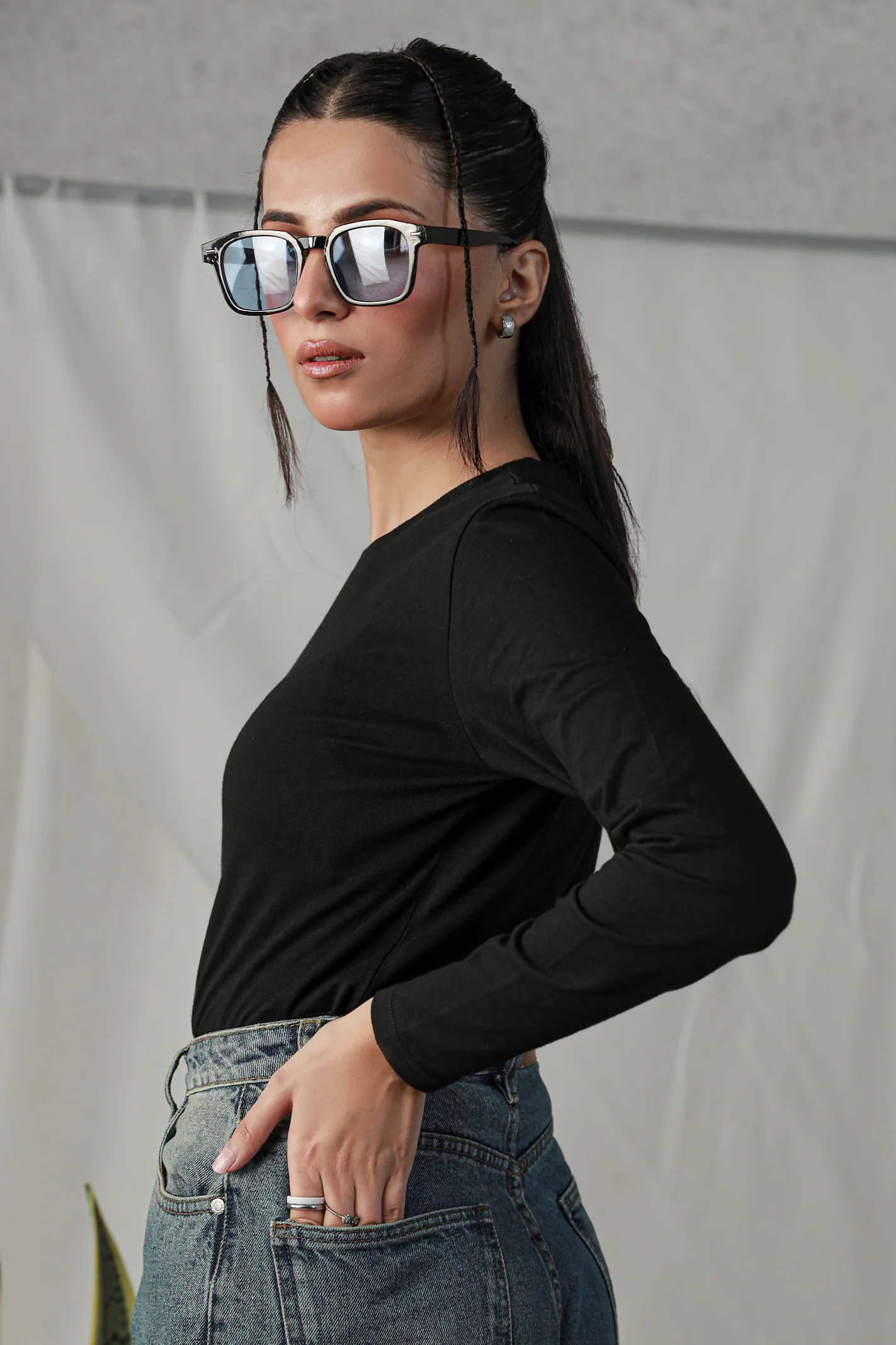 Full Sleeves Tee - Black - Image 2