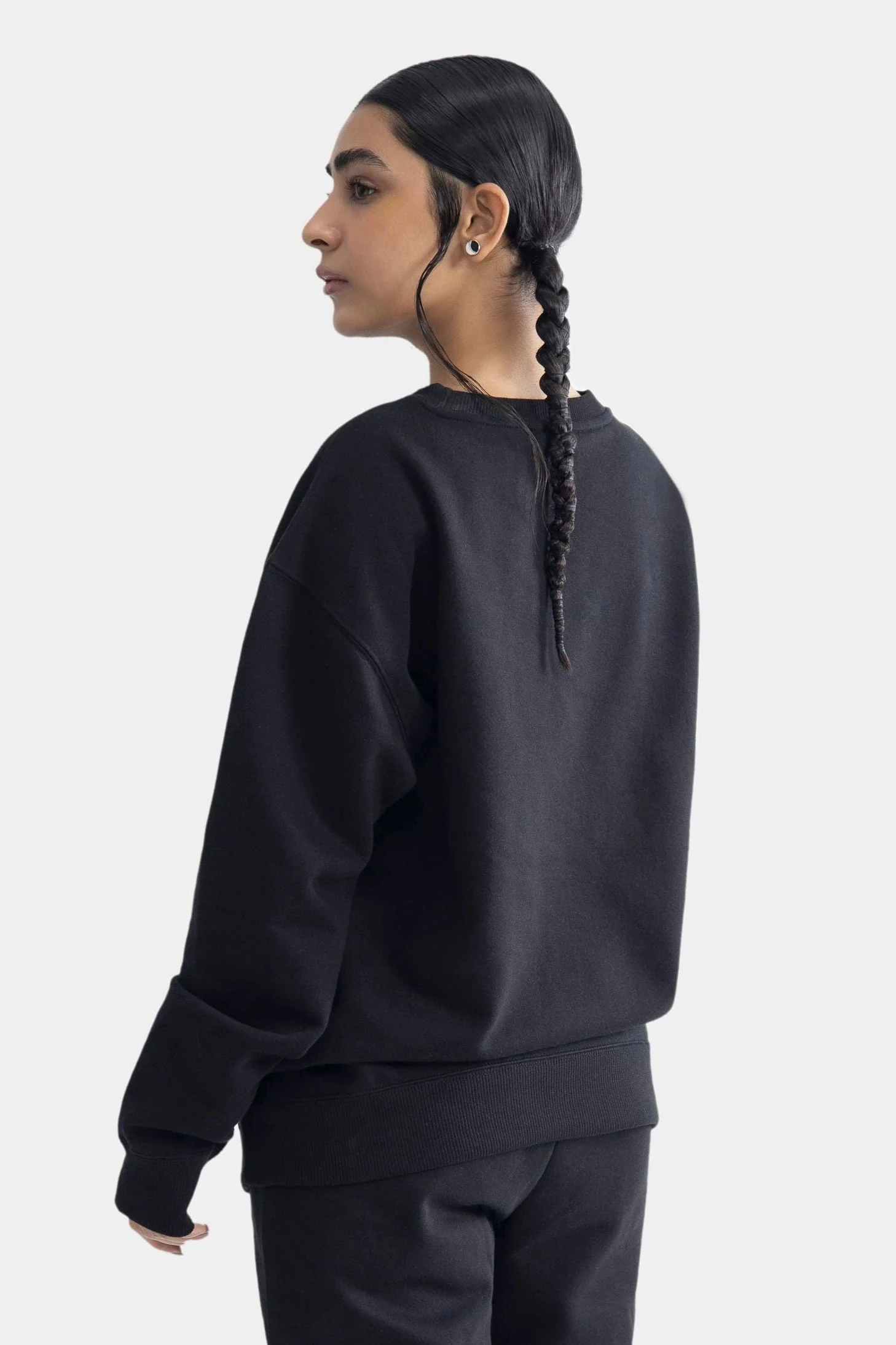 Drop Shoulder Embroidered Sweatshirt - Black - Image 4