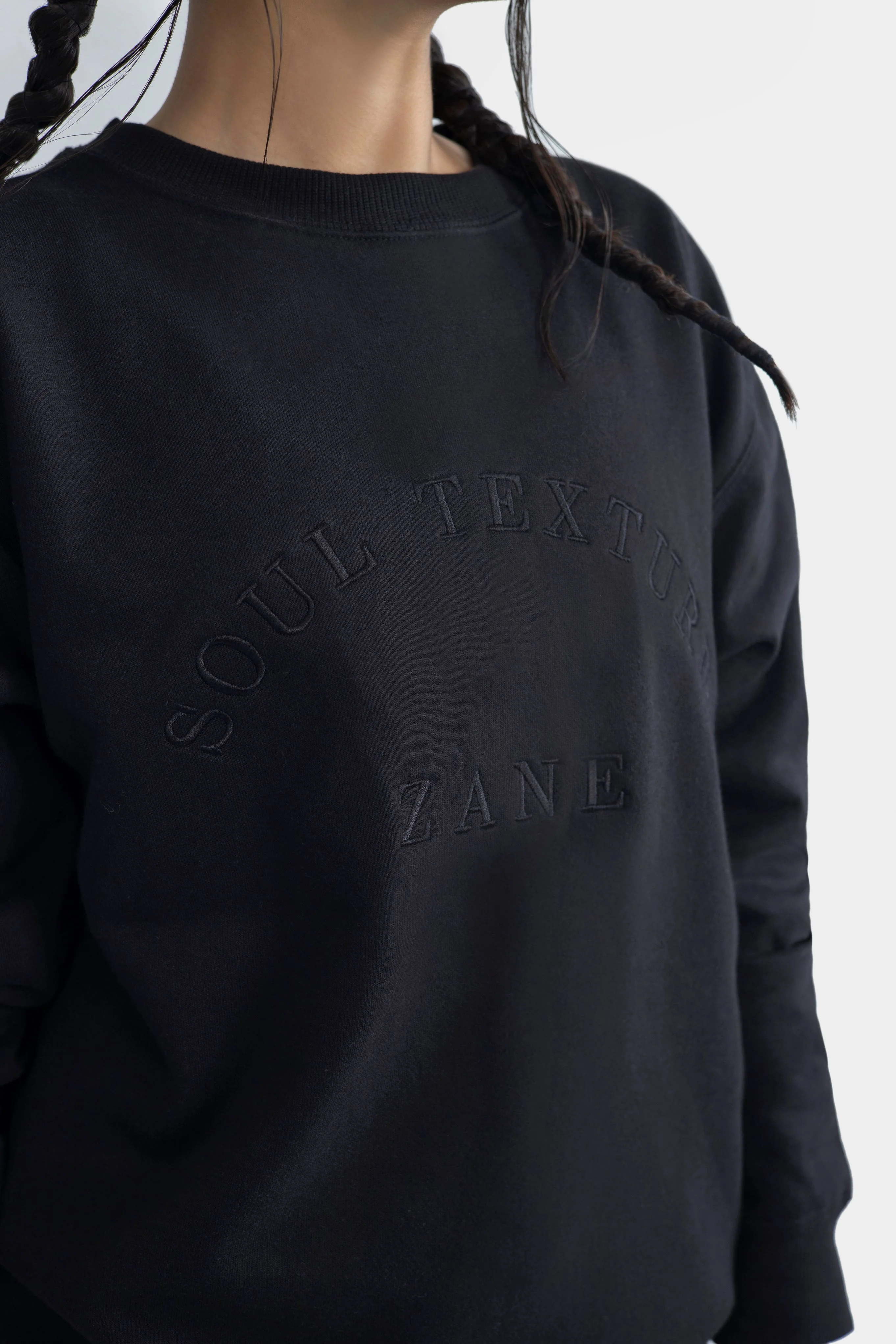 Drop Shoulder Embroidered Sweatshirt - Black - Image 5