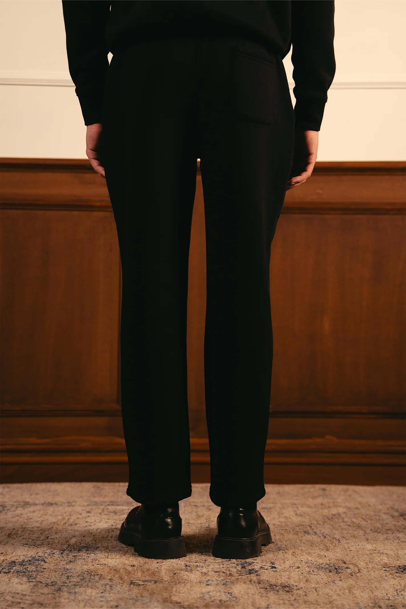 Everyday Relaxed Sweatpants – Black - Image 3