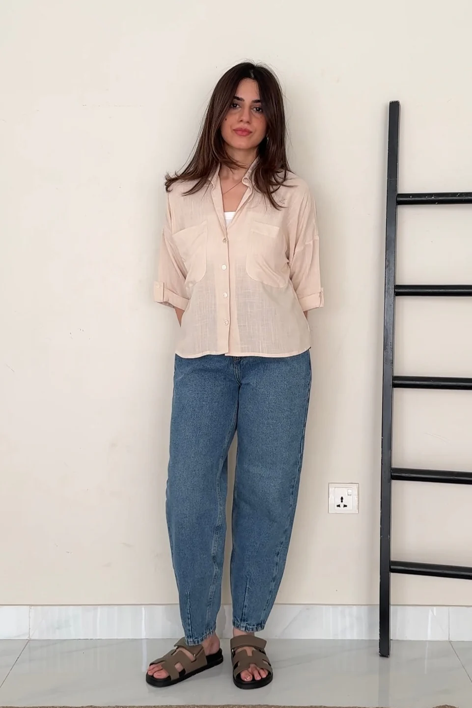 Cropped Shirt with Pockets - Beige - Image 3