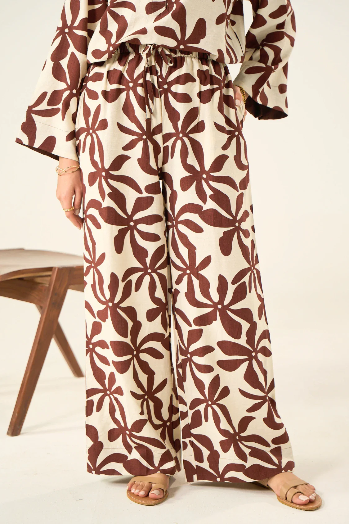 Flora Linen Co-Ord Set - Brown & Cream - Image 8