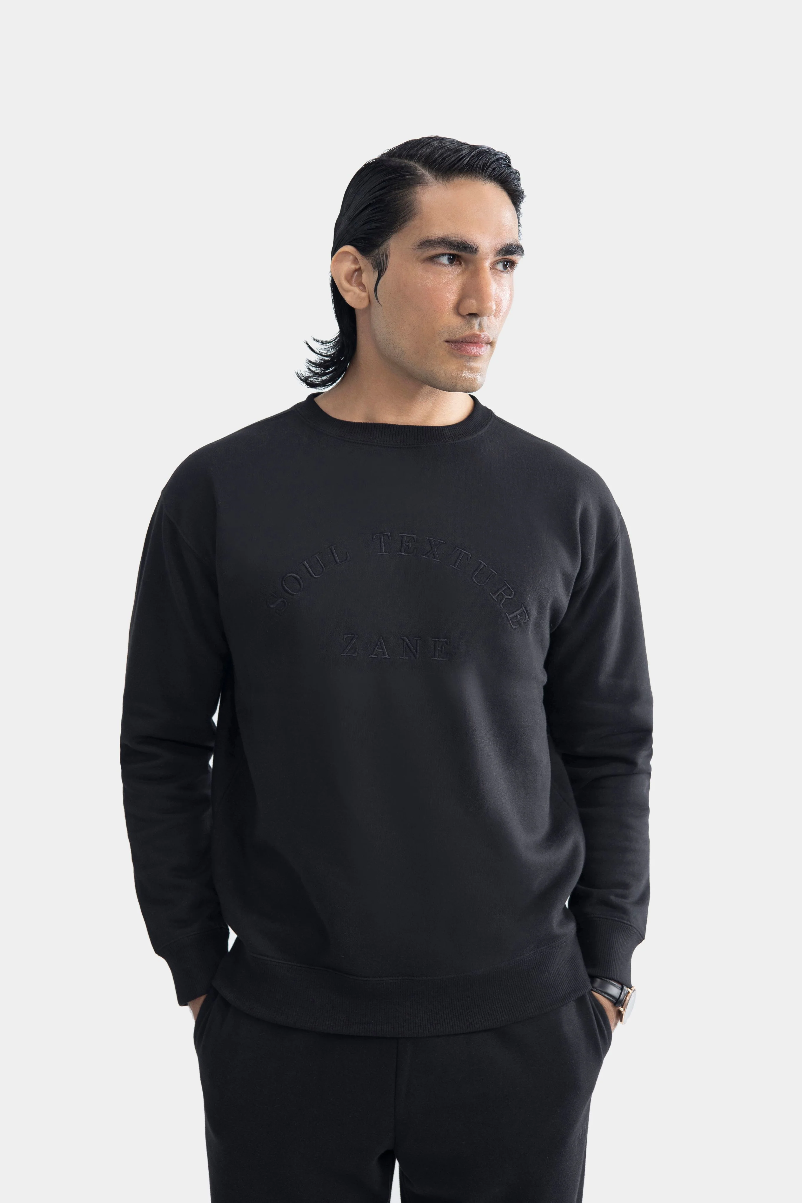 Drop Shoulder Embroidered Sweatshirt – Black - Image 4